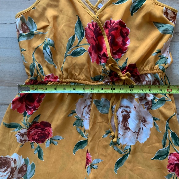 XHILARATION FLORAL DEEP V-NECK STRAPPY WRAP-FRONT JUMPER, MUSTARD Size M - Picture 5 of 6